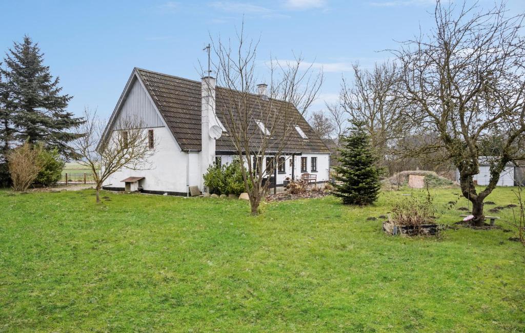 2 Bedroom Beautiful Home In Bogense