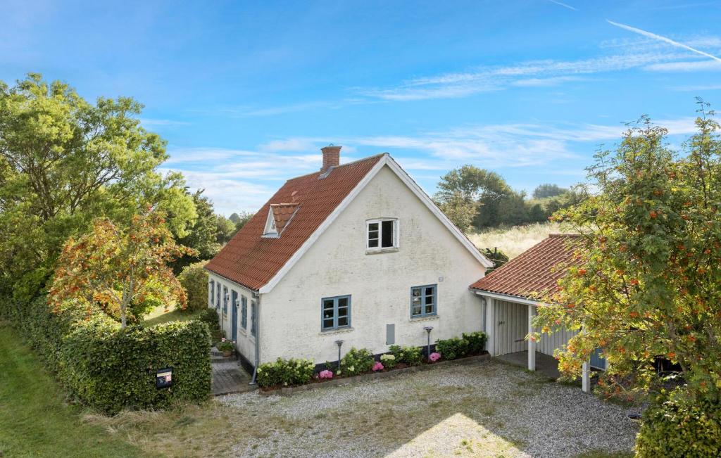Awesome Home In Tranekær With Kitchen