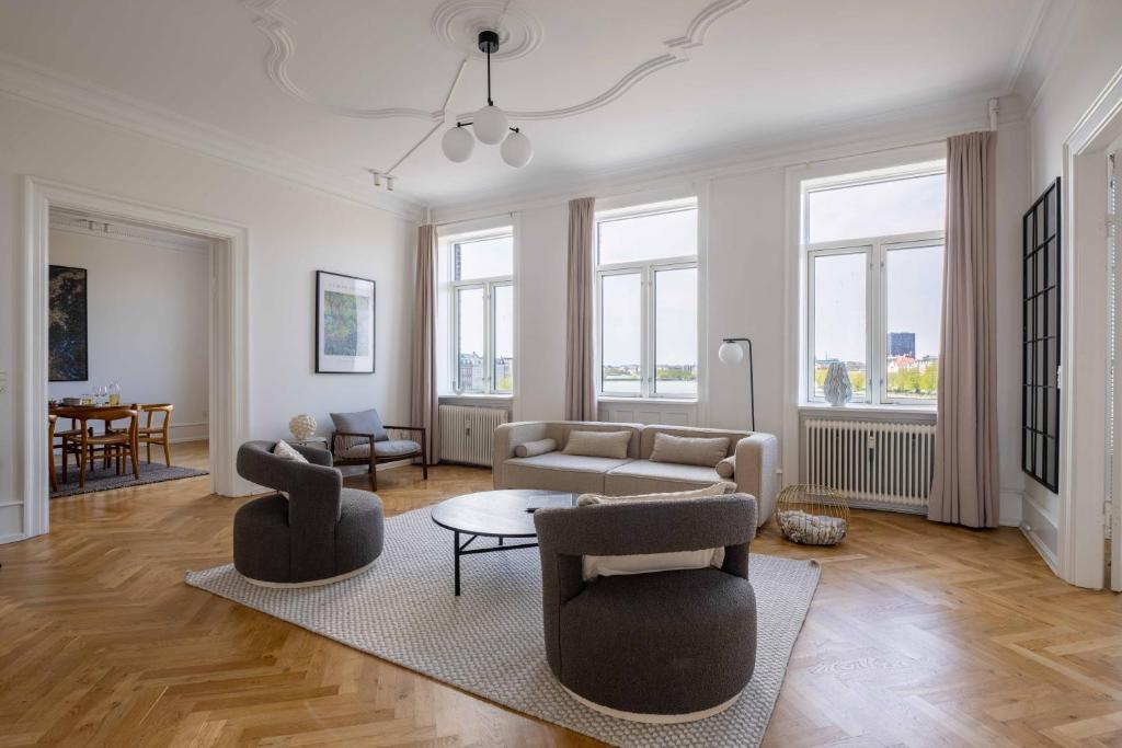 3 Bedroom Flat in Lovely Area