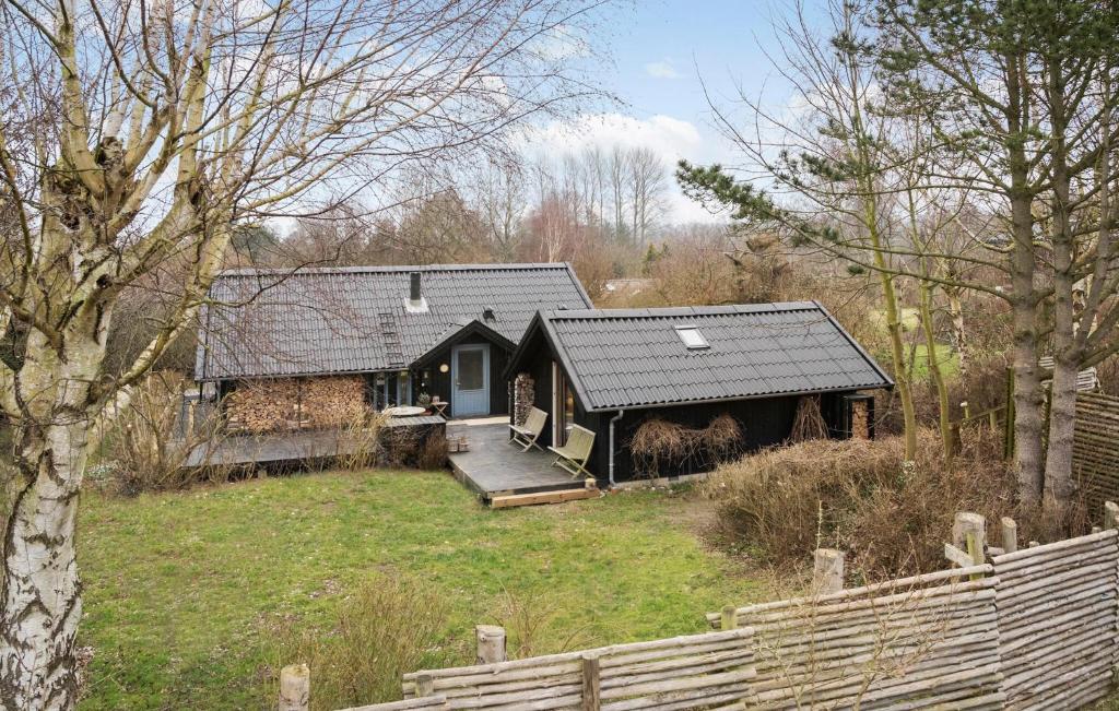 3 Bedroom Nice Home In Fårevejle