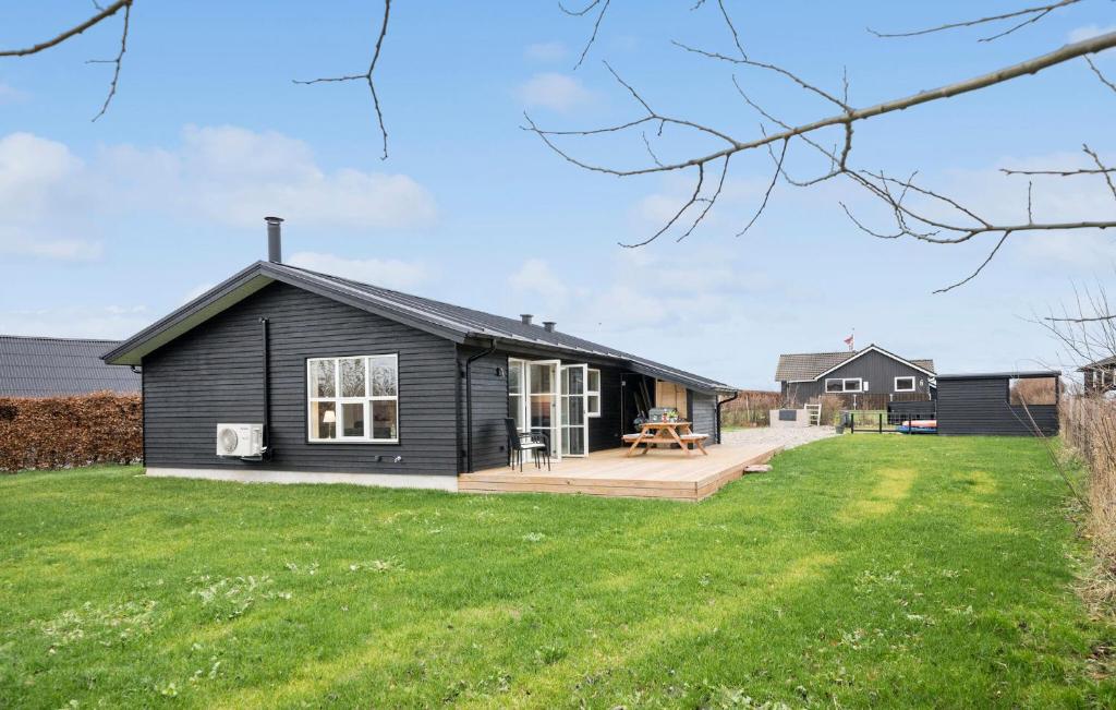 3 Bedroom Stunning Home In Frørup