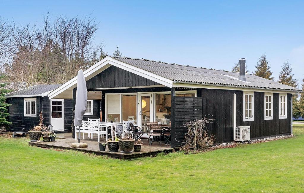 3 Bedroom Cozy Home In Væggerløse