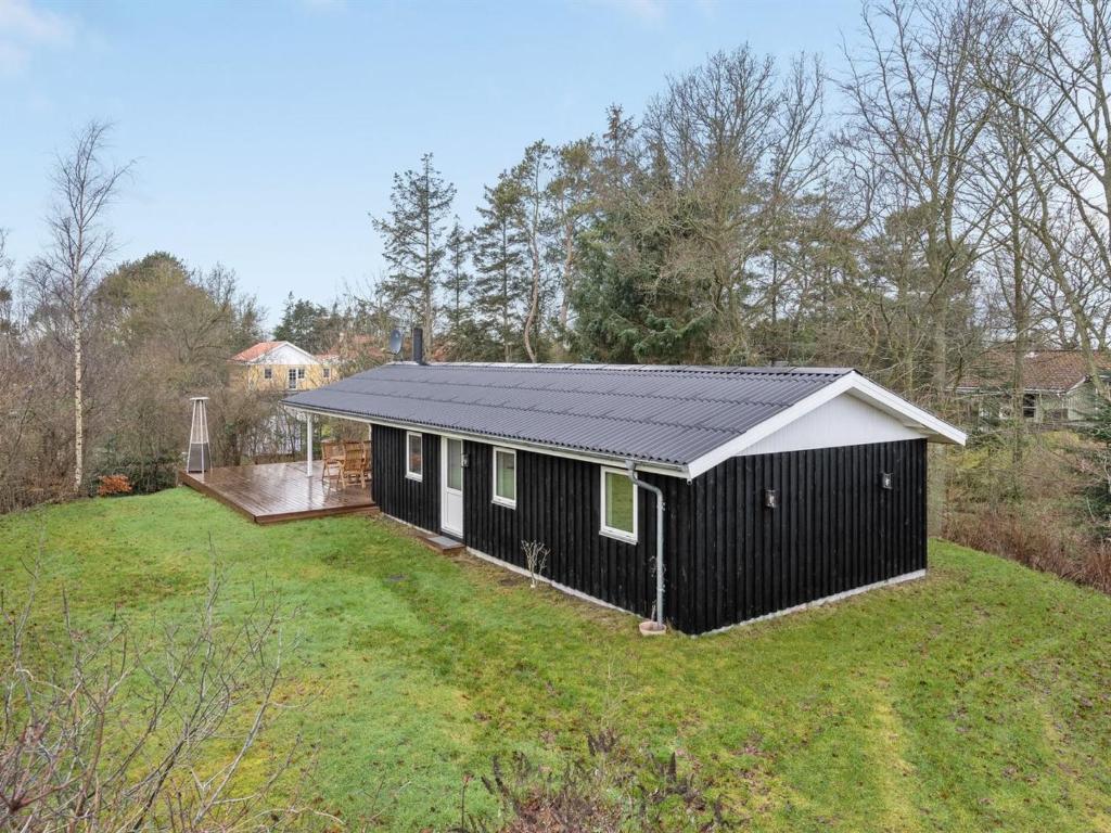 Holiday Home Adam - from the sea by Interhome