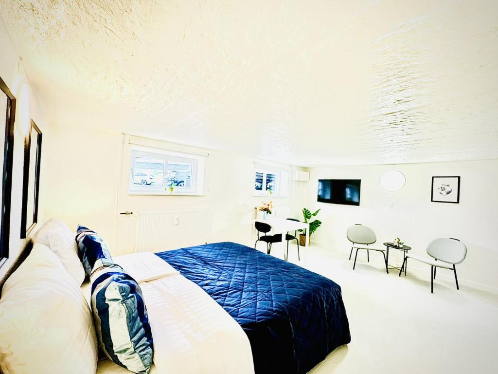 aday - Blue Water Studio Apartment with public Parking