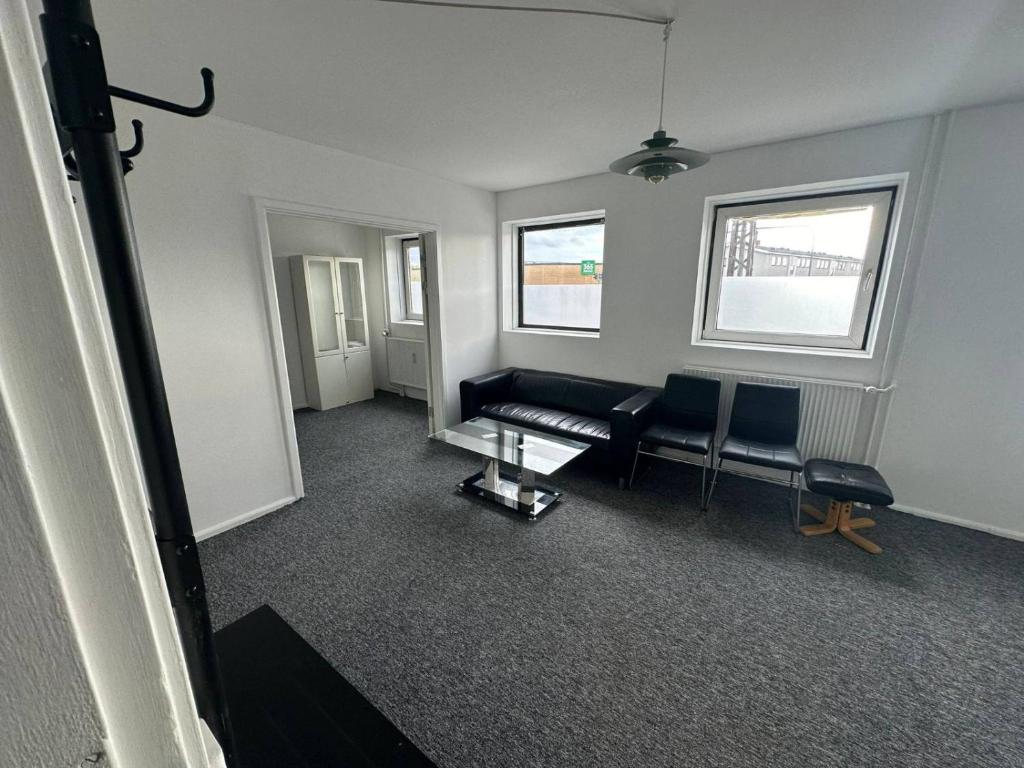 Airport House