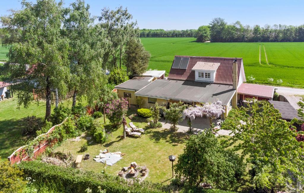 2 Bedroom Nice Home In Harpelunde