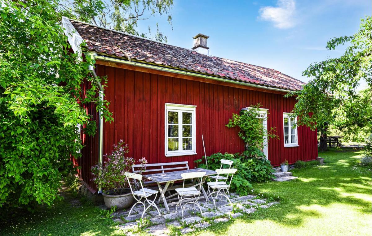 Amazing Home In Lidköping With Kitchen