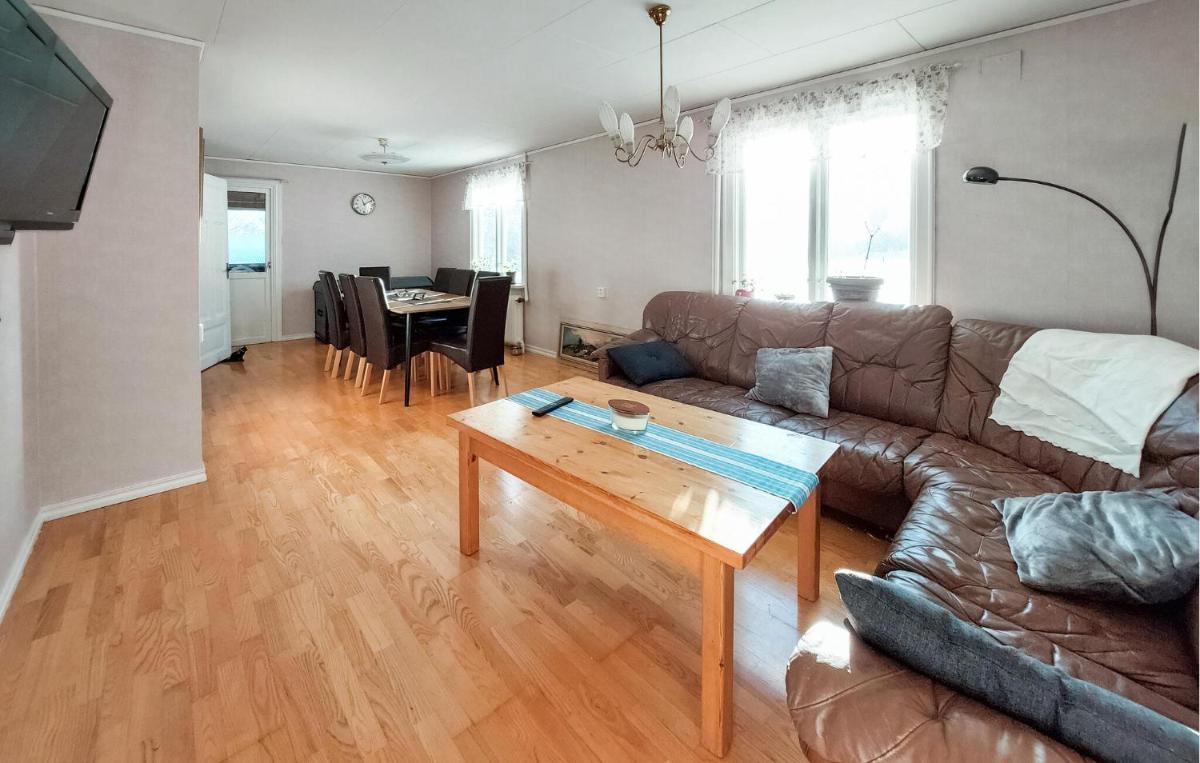 Nice Home In Torup With Wifi