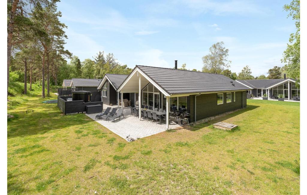 Cozy Home In Væggerløse With Wifi
