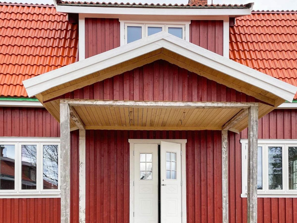 1 Bedroom Gorgeous Apartment In Sunne