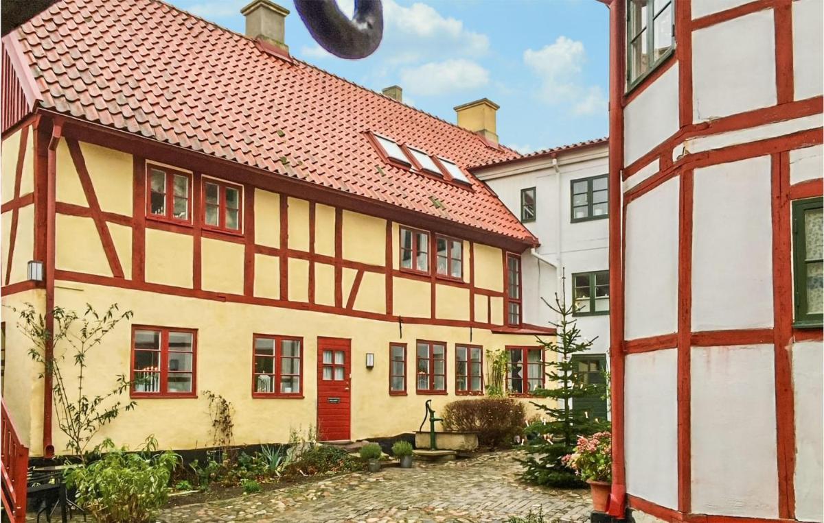 2 Bedroom Amazing Apartment In Ystad