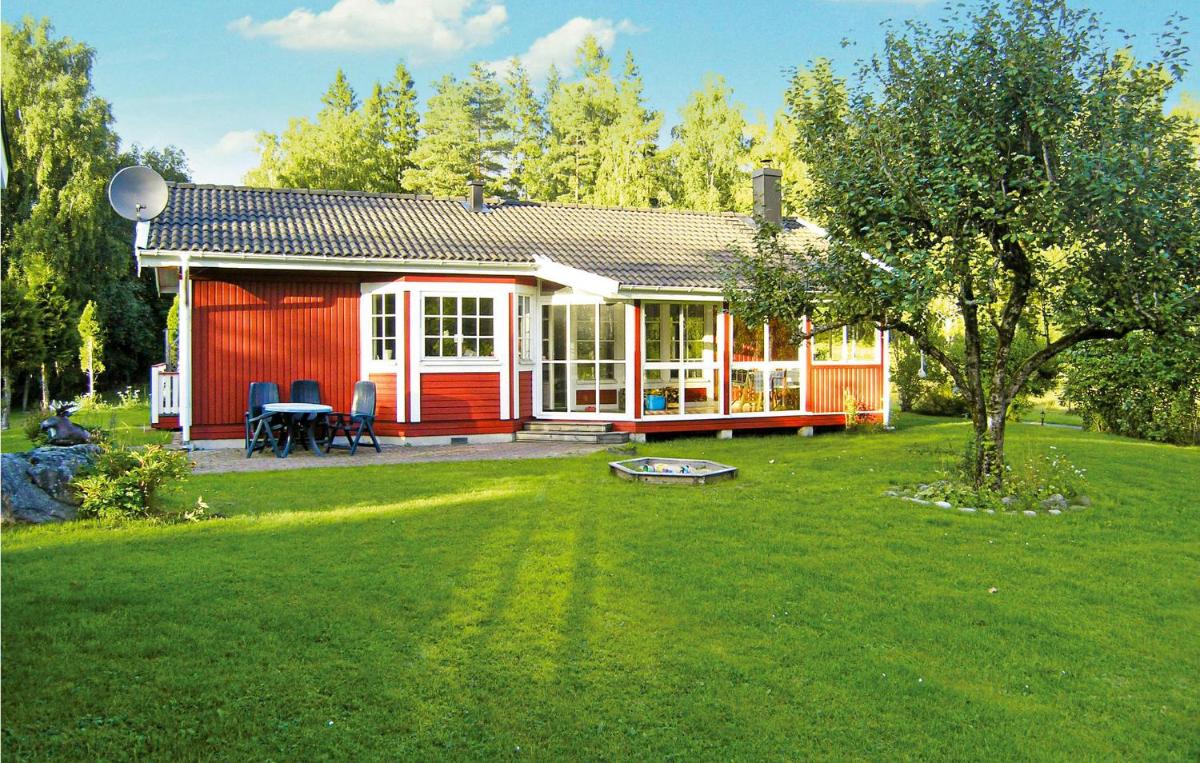3 Bedroom Beautiful Home In Ambjörnarp