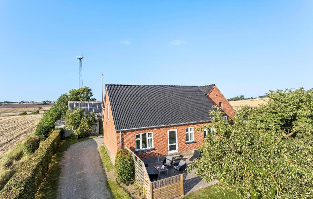 6 Bedroom Beautiful Home In Ærøskøbing
