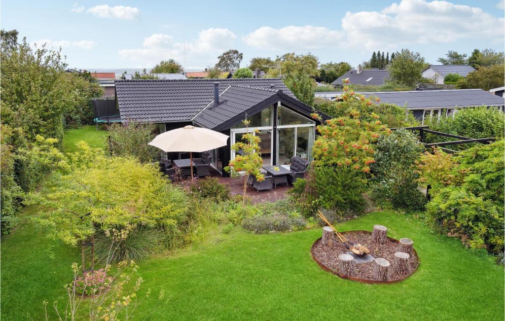 Awesome Home In Strøby With Wifi