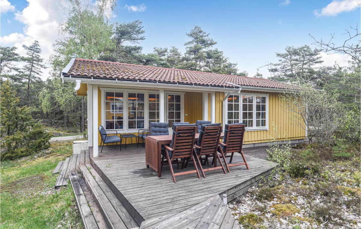 Awesome Home In Strömstad With Kitchen