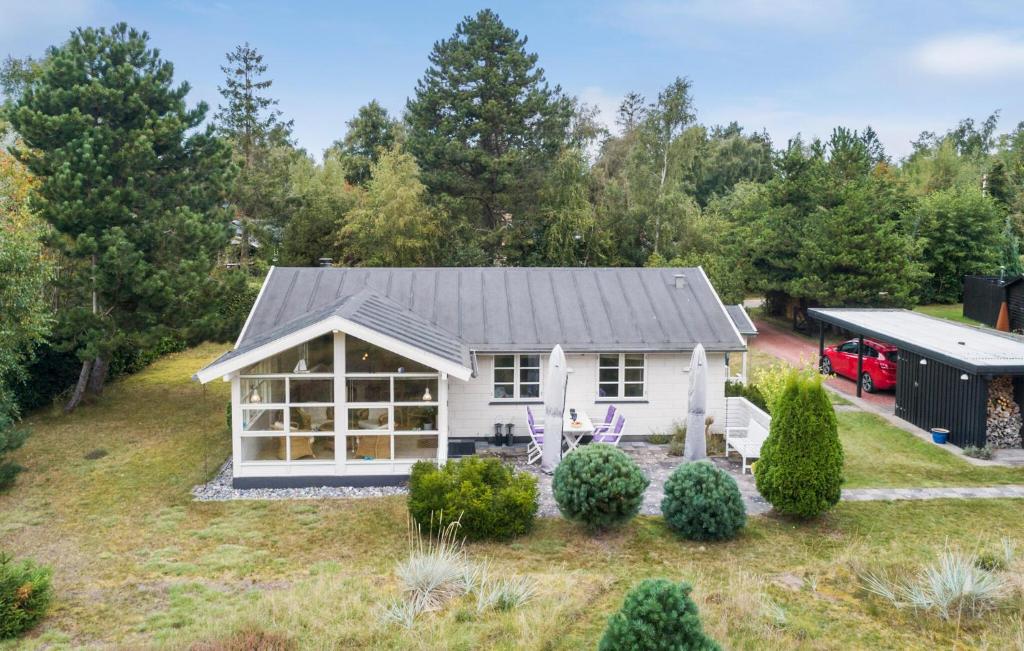 Awesome Home In Væggerløse With Wifi