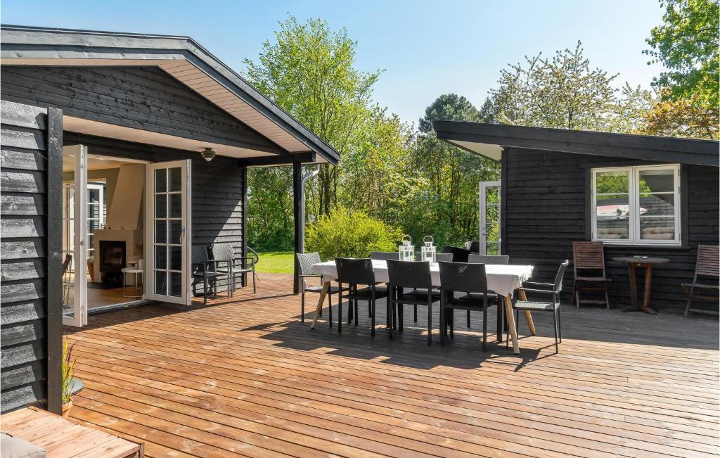4 Bedroom Lovely Home In Vejby