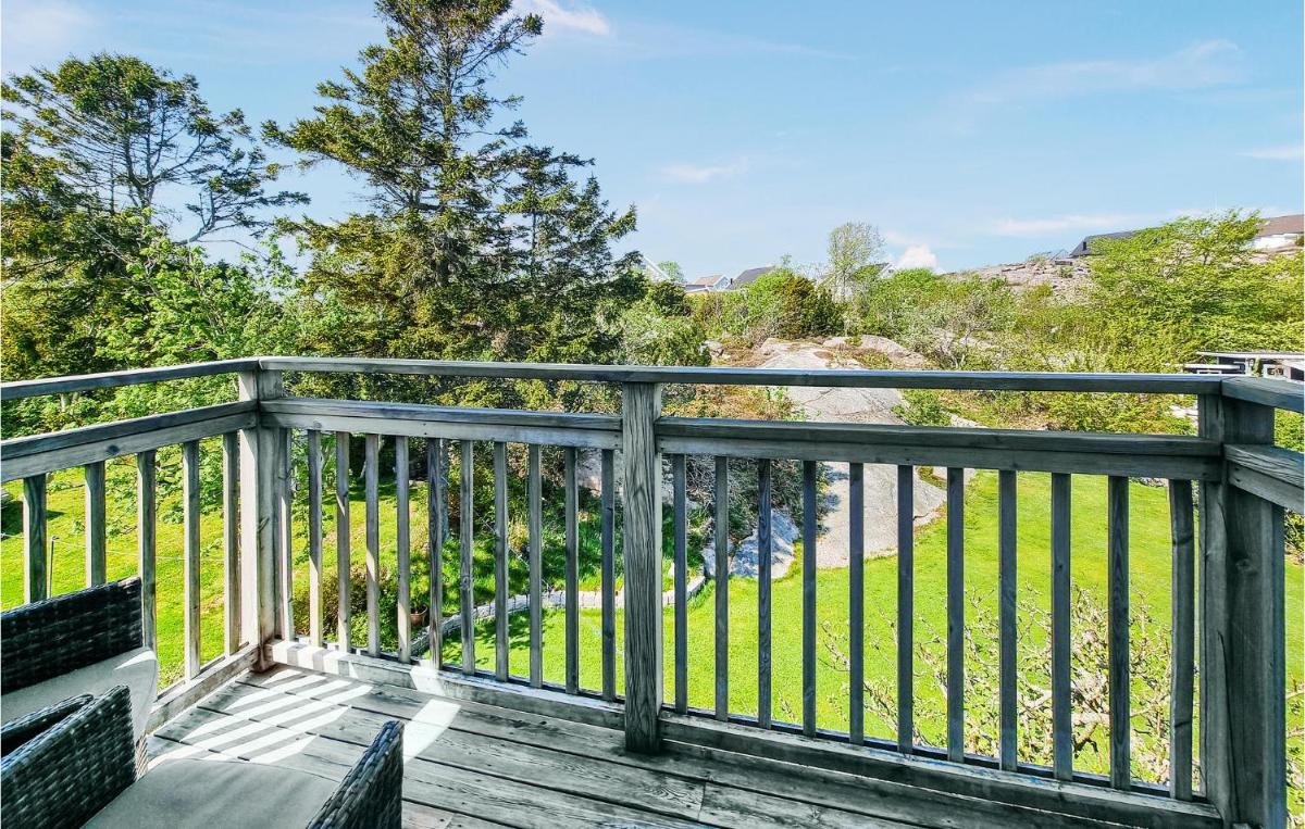 3 Bedroom Awesome Apartment In Bohus-Malmön