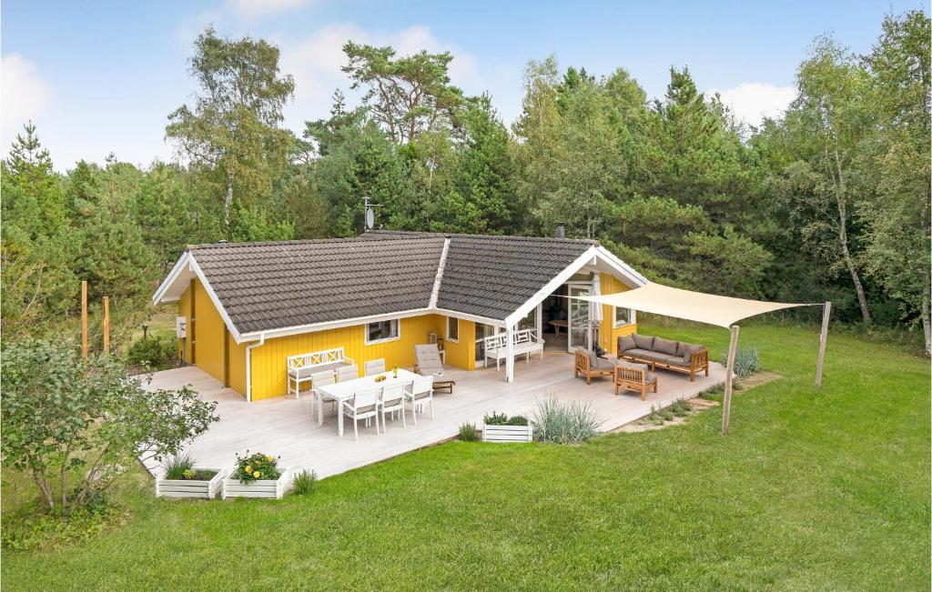 Cozy Home In Højby With Kitchen