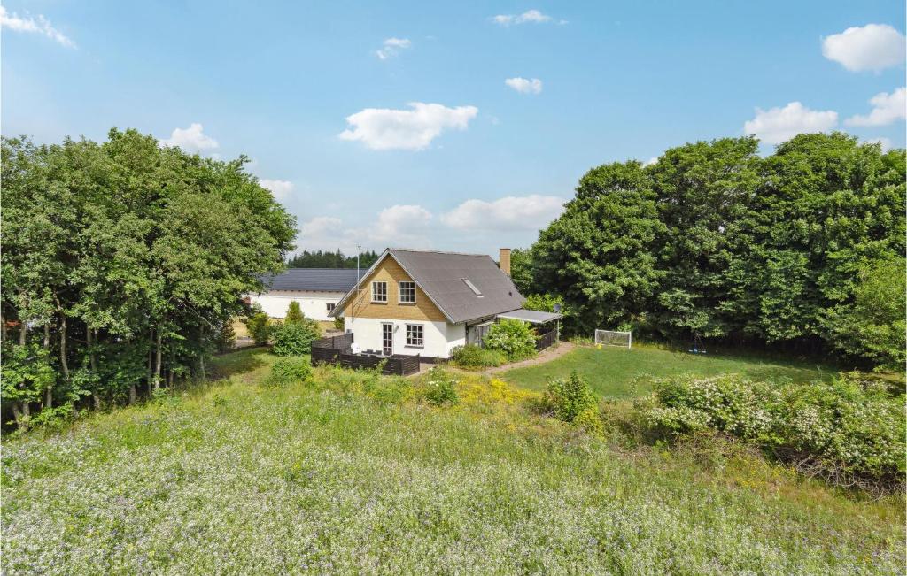 Lovely Home In Sindal With Wifi