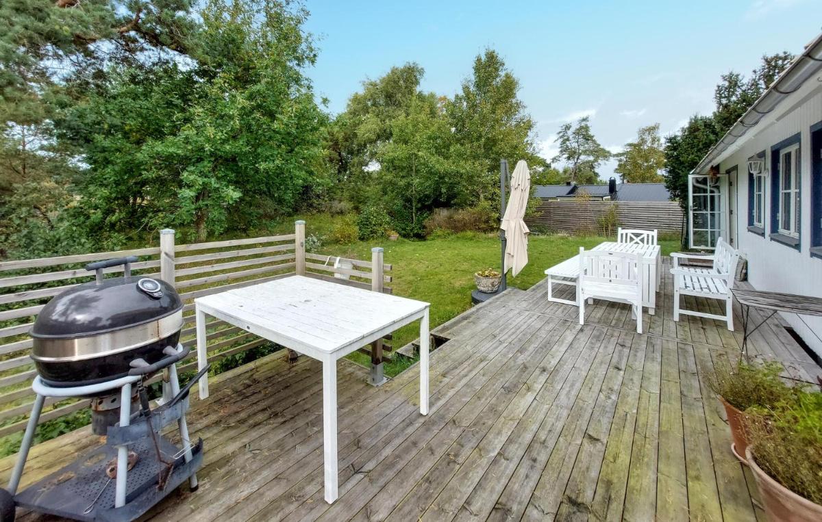 Beautiful Home In Skummelslövsstrand With Kitchen