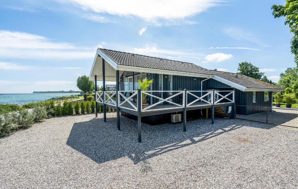 Beautiful Home In Strøby With Wifi
