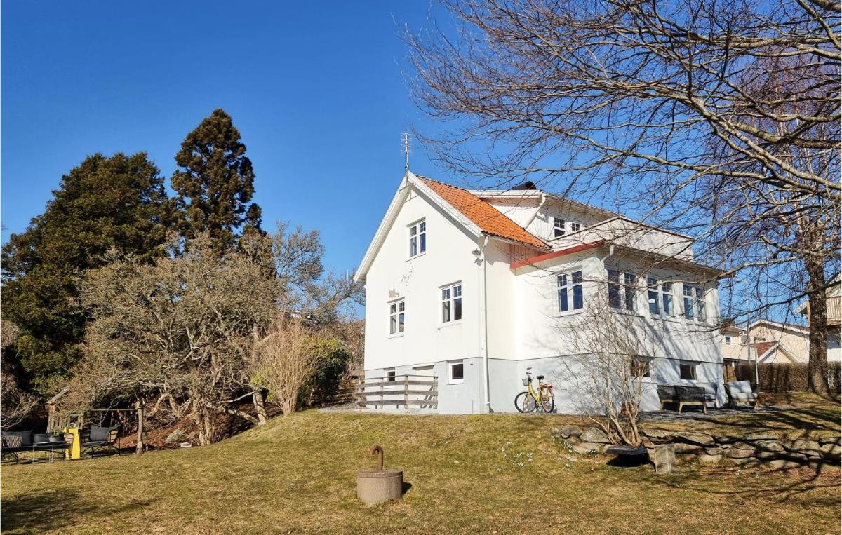 Cozy Home In Svanesund With Kitchen