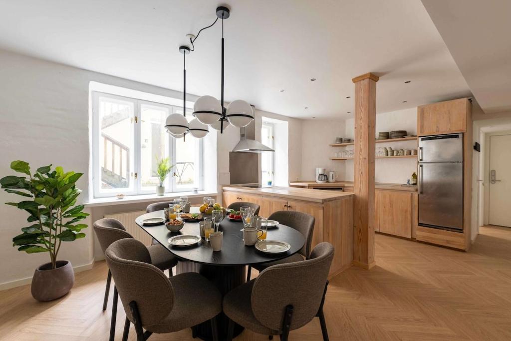 Family Friendly 2BR Basement Flat