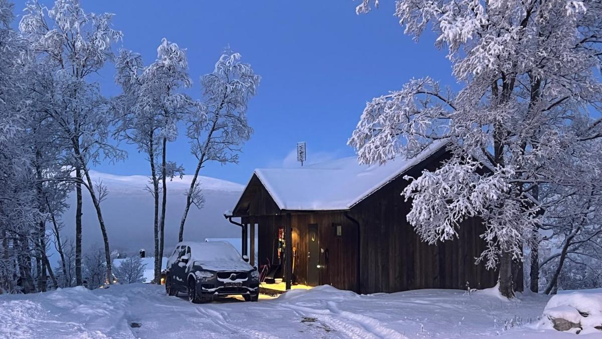 Bruksvallarna - Modern fjällstuga med panoramautsikt och WiFi