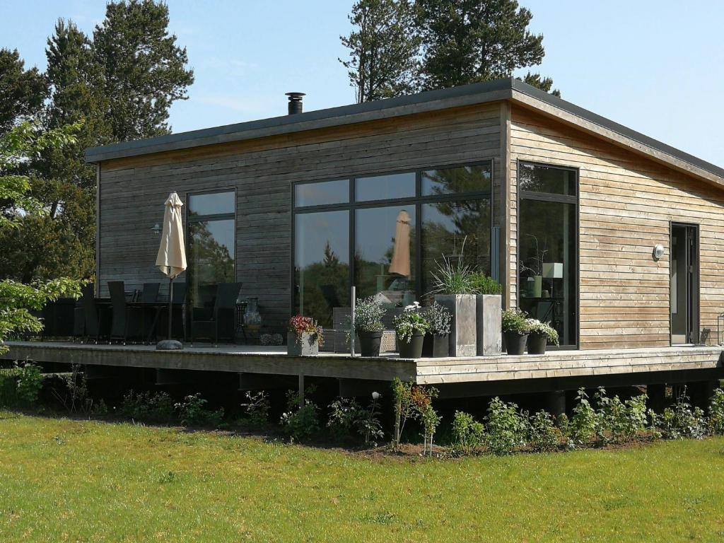Charming Architect-Designed House Near Hou Harbor