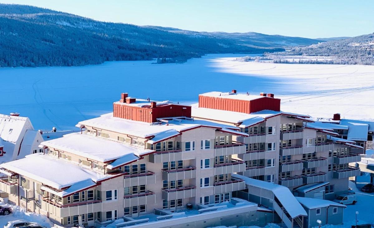 Chic Are Apt for 6 Ski-in-Ski-out with Sauna