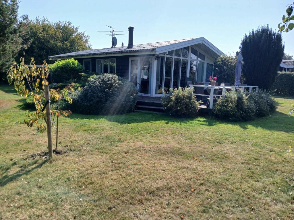 Coastal Cottage Charm With Room For The Family