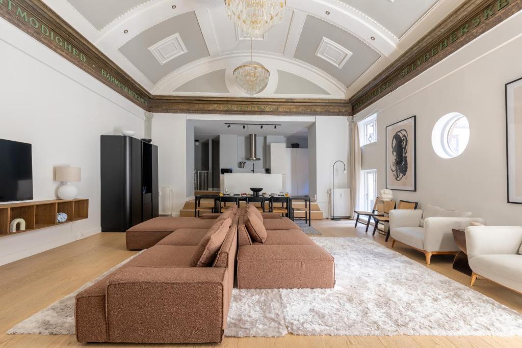 Unique 3 Bedroom Flat in Vibrant Frederiksberg