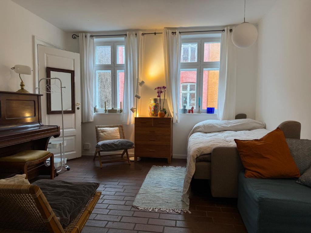 Cozy City Centre Flat with Sunny Private Garden