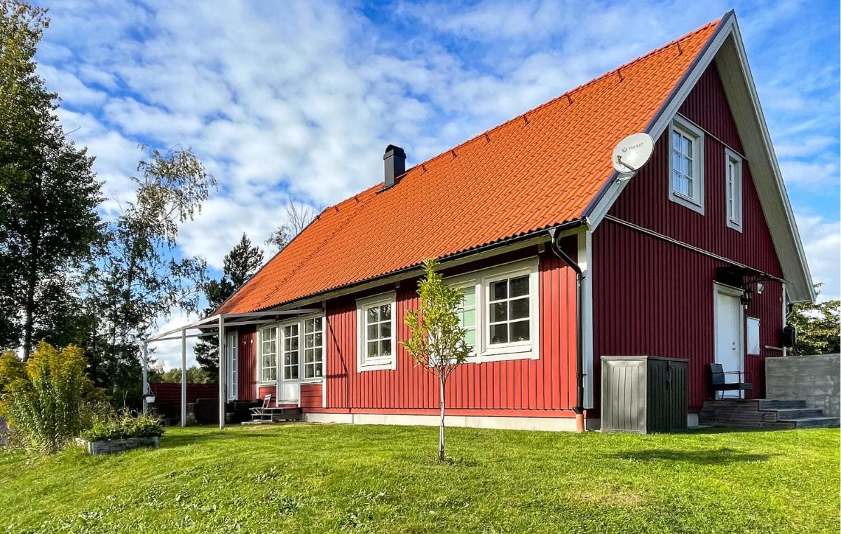 Cozy Home In Nyköping With House Sea View