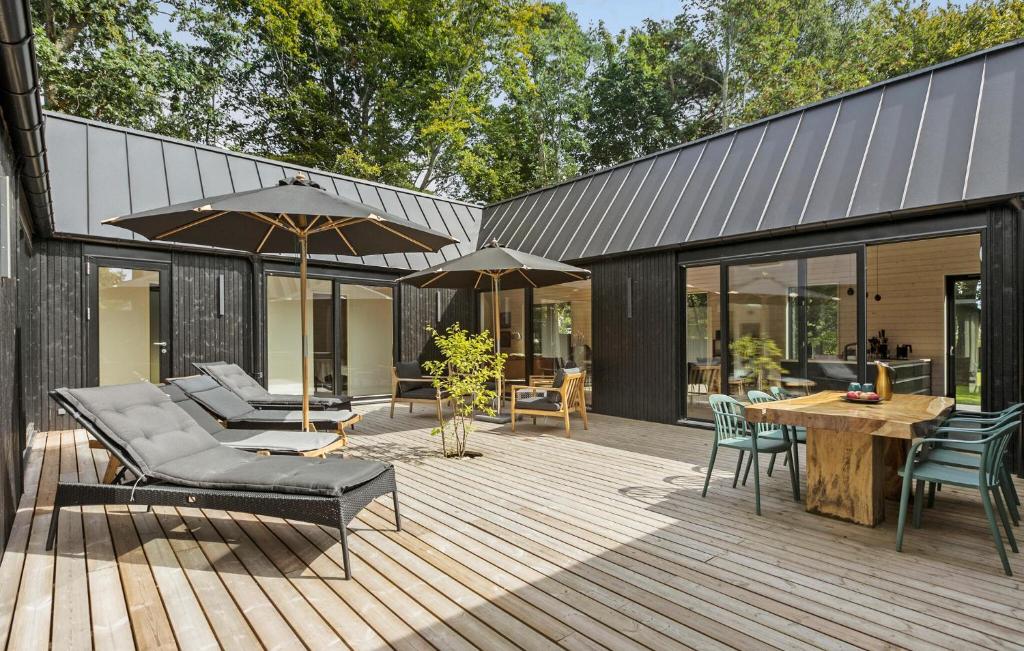 Cozy Home In Vejby With Sauna