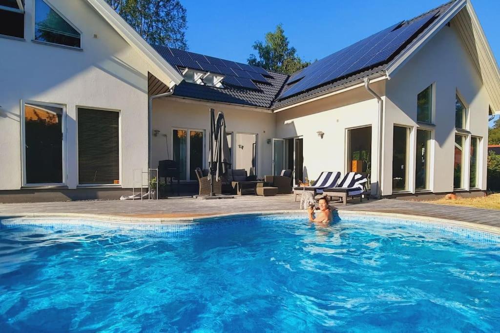 Exklusive villa on the coast close to Stockholm