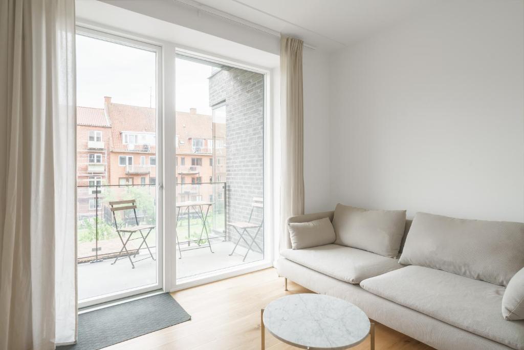 Fantastic 2-bed w nice Balcony