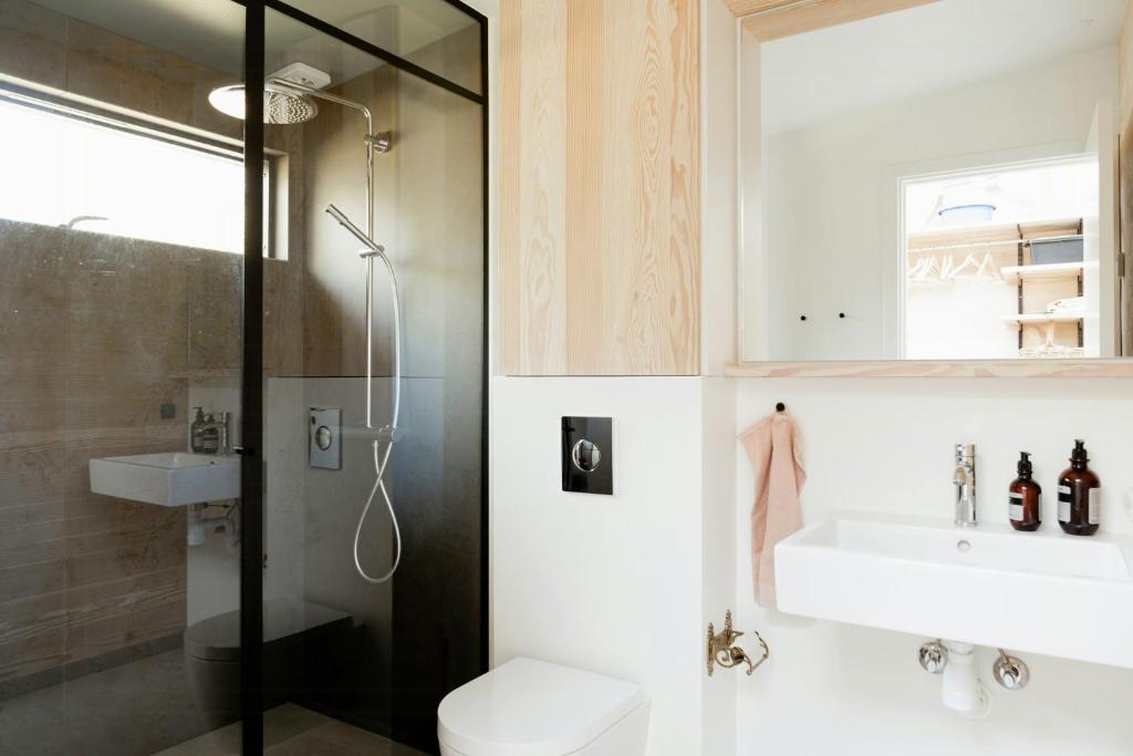 Feel The Nature Inside In Architect-Designed Gem