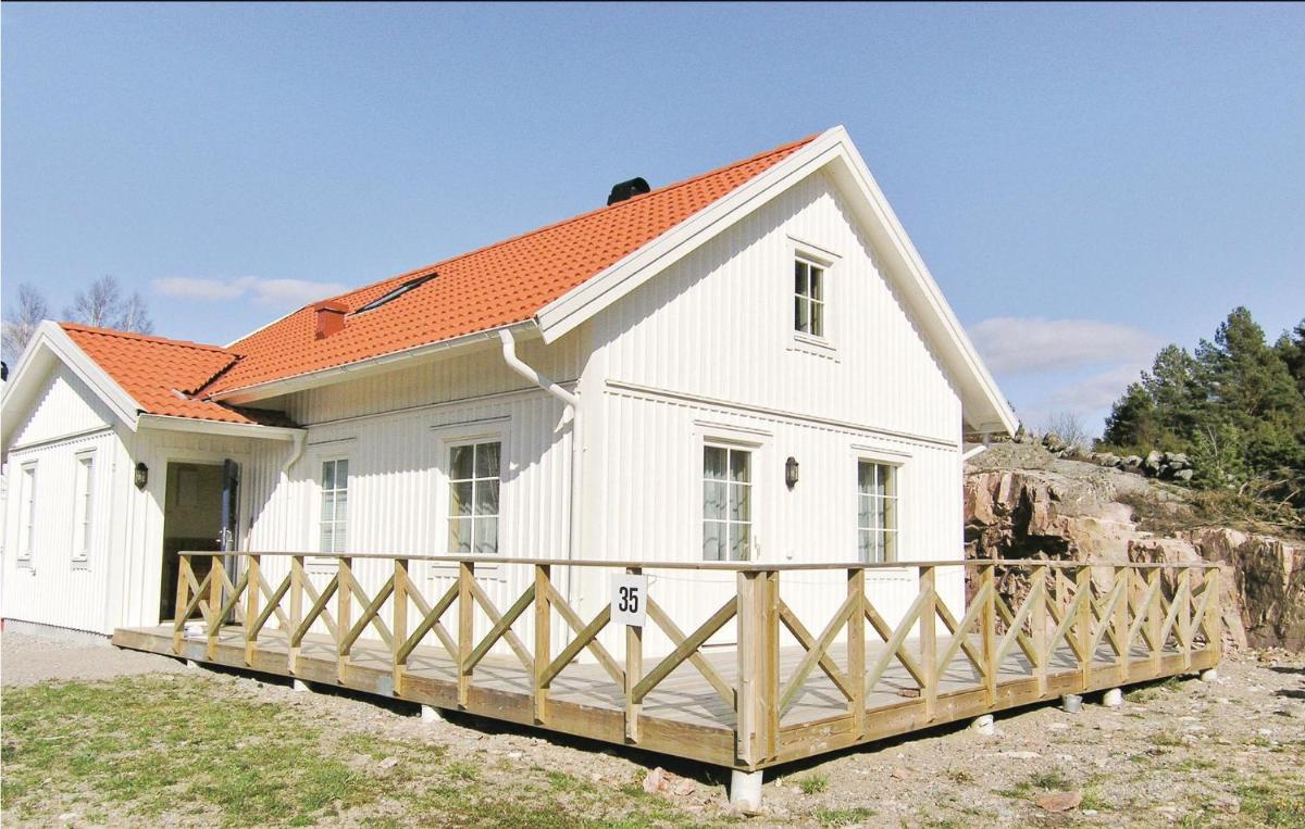Pet Friendly Home In Fjällbacka With Wifi