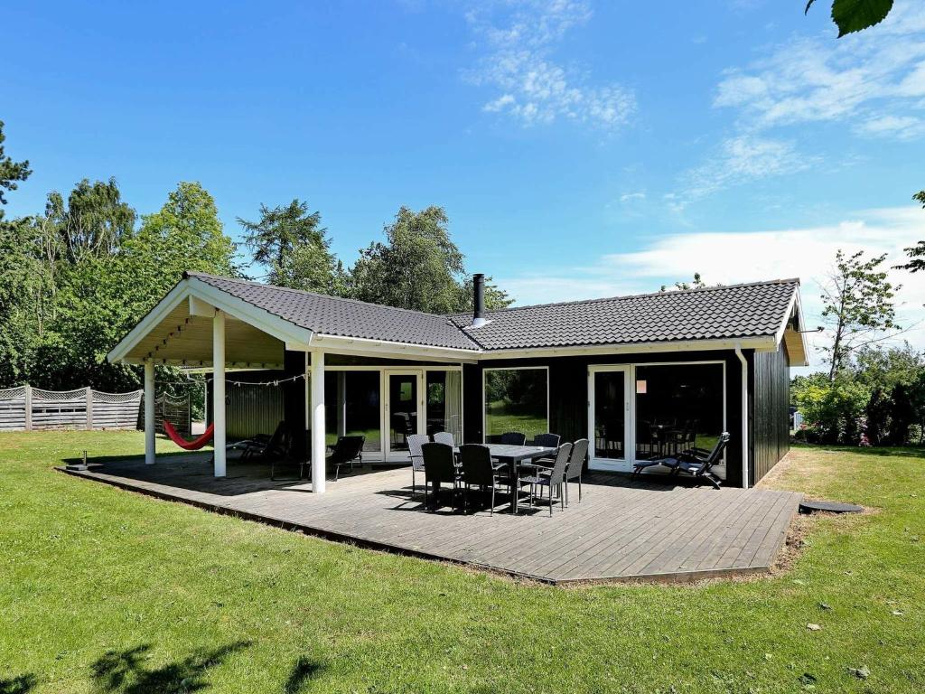 10 person holiday home in Gilleleje-By Traum