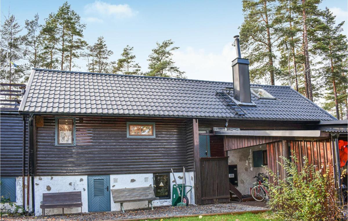 Gorgeous Home In Tidaholm With Kitchen