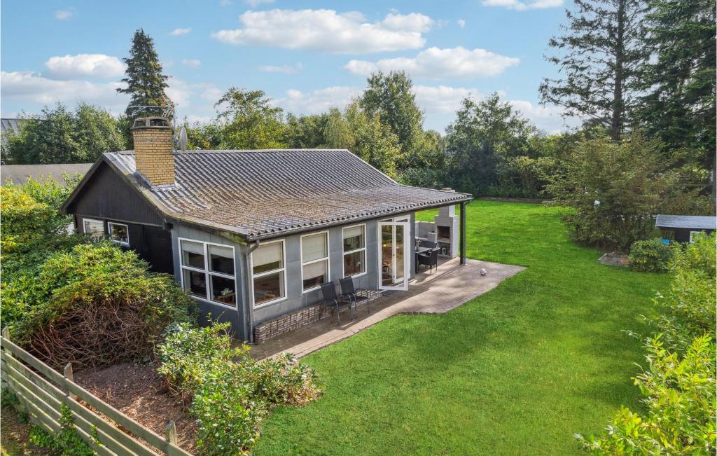 Beautiful Home In Væggerløse With Wifi