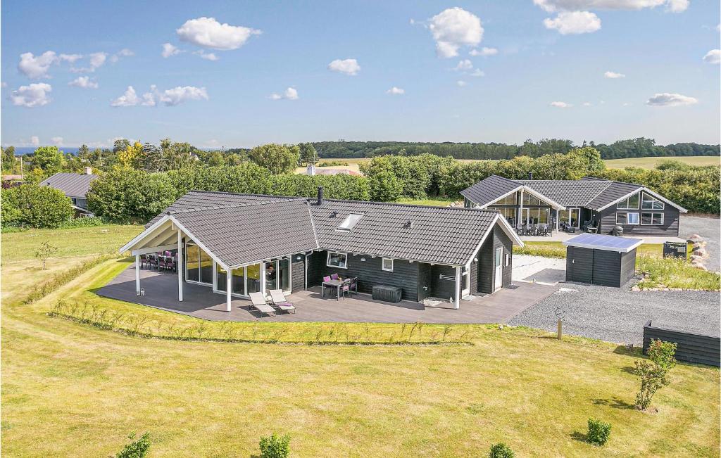 Four-Bedroom Holiday Home With A Fireplace In Bogense