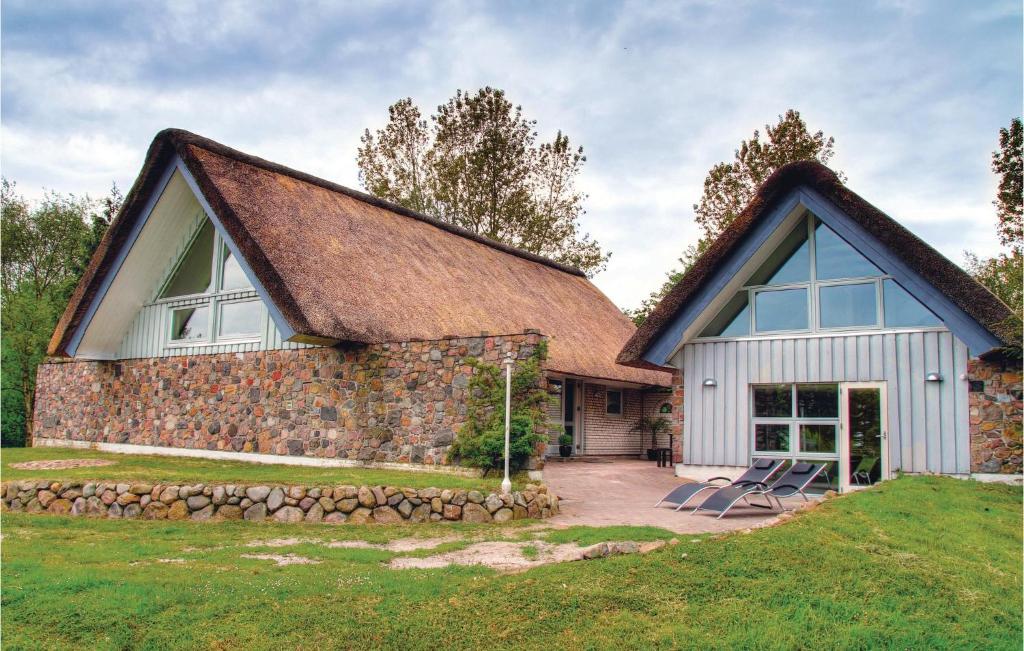 Four-Bedroom Holiday Home With A Fireplace In Rømø