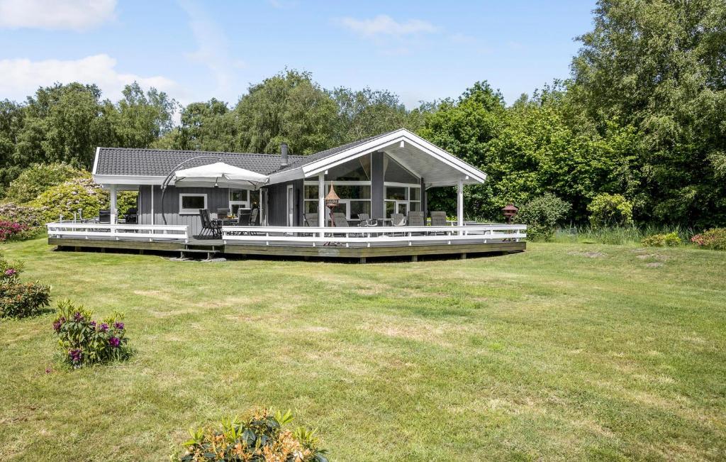 Stunning Home In Bogense With Sauna