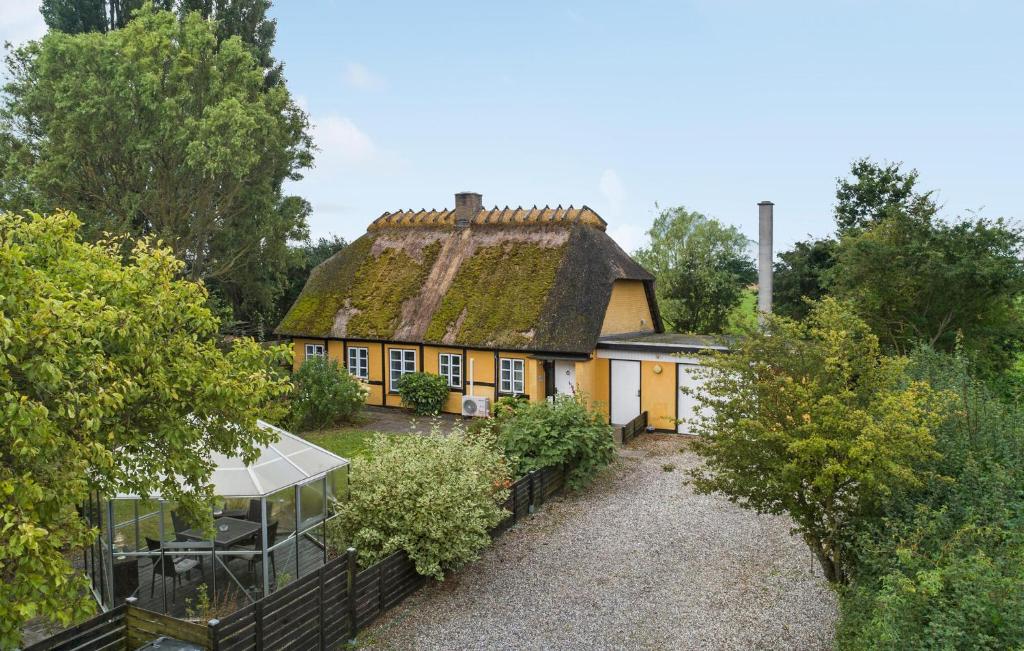 Cozy Home In Maribo With Wifi