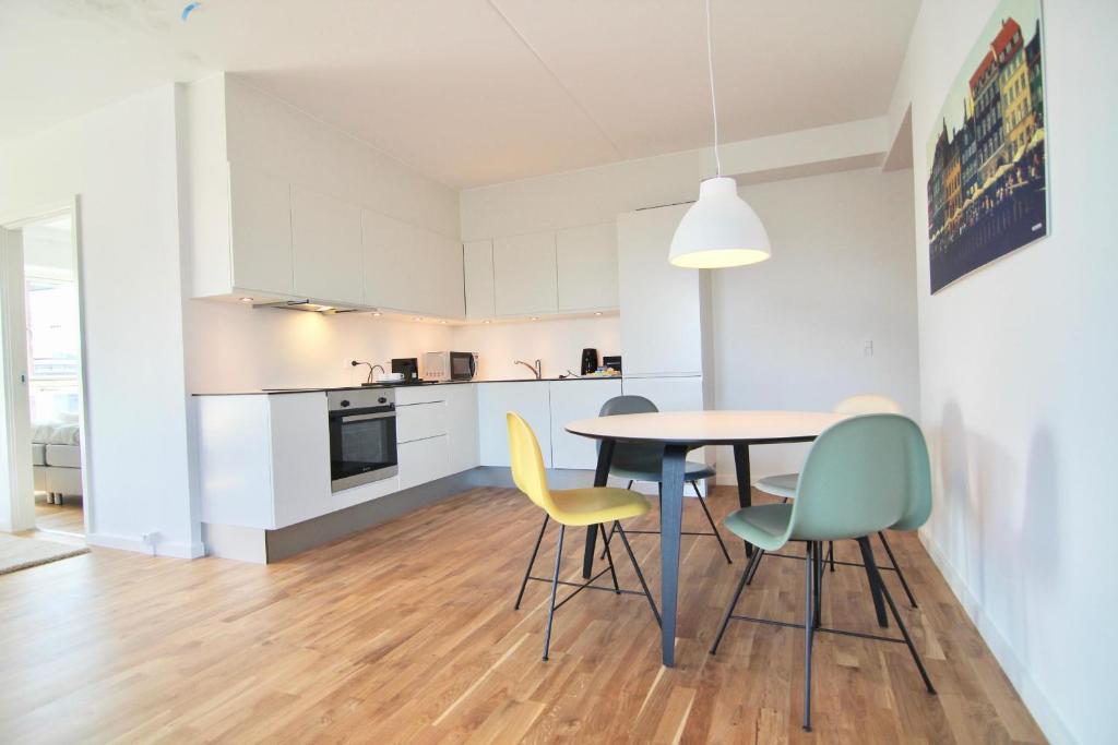 Great 2-bed w balconies and awazing views