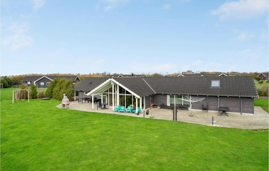 6 Bedroom Amazing Home In Idestrup
