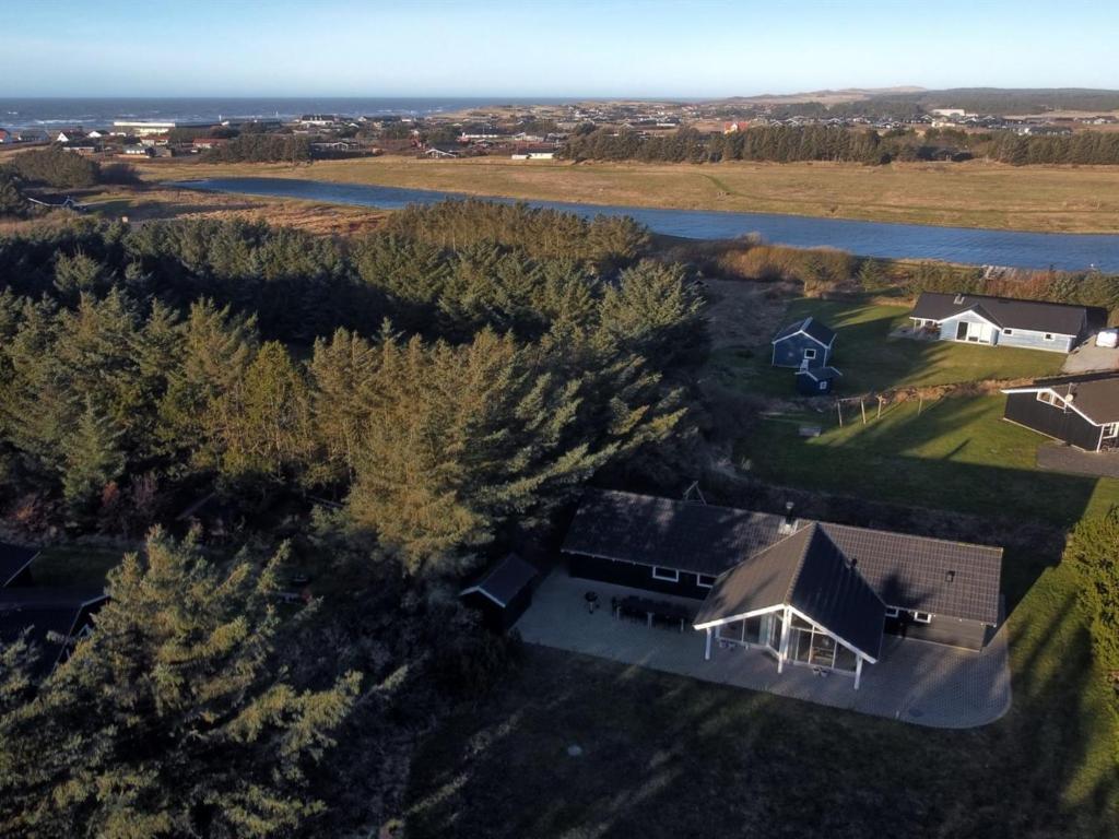 Holiday Home Synnöve - 550m from the sea by Interhome